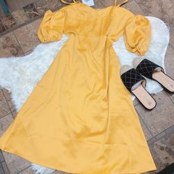 yellow dress