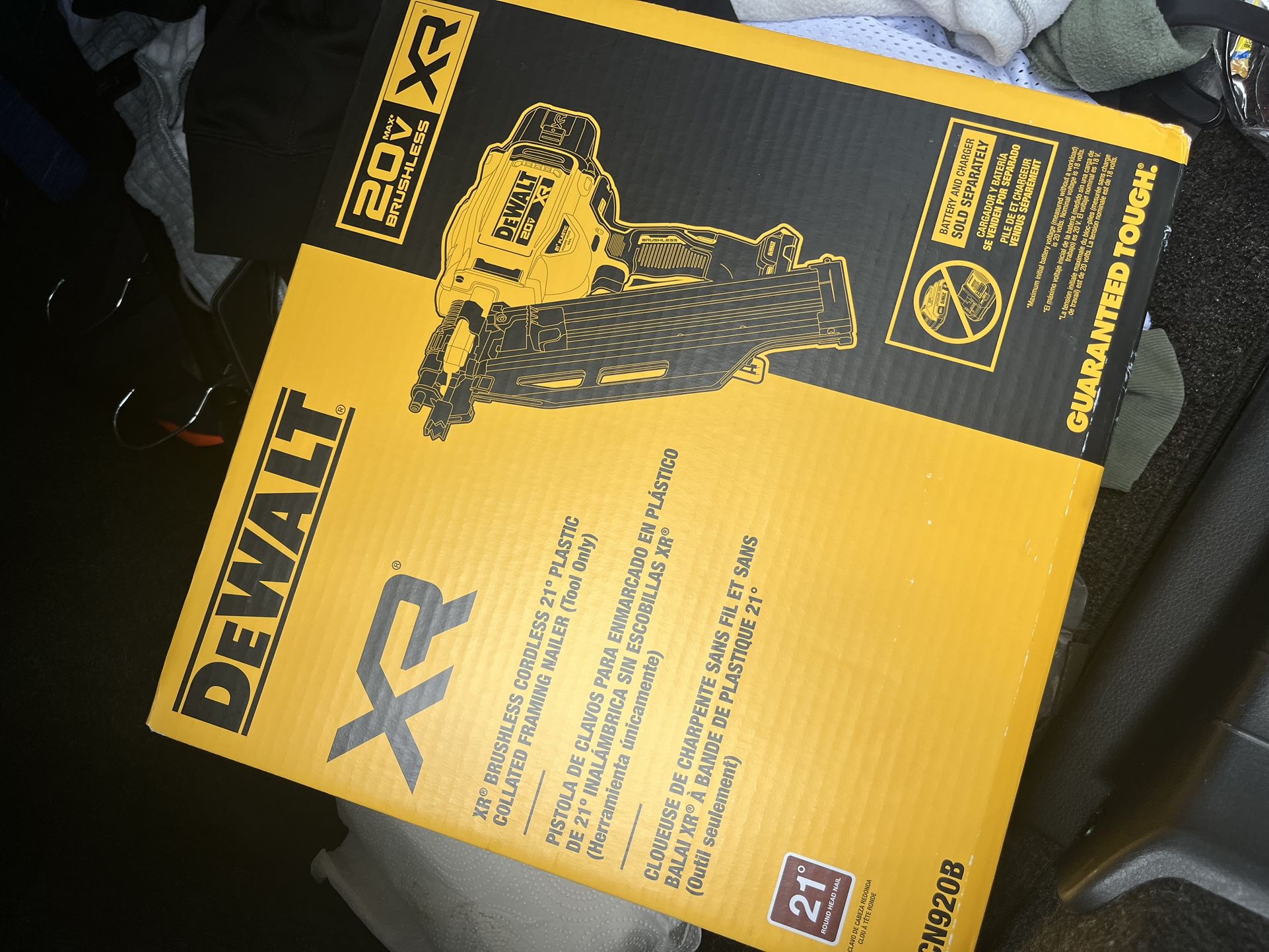 BRAND NEW! Dewalt 21ga Framing Nailer