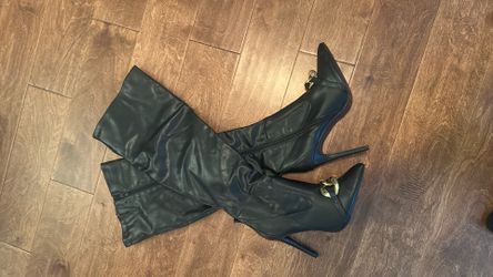 Knee High Black Boot Gold Emblem Size 10