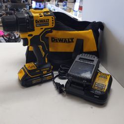 DeWalt Drill With 2 Battery And Charger 