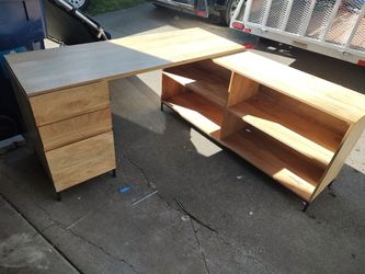 Office desk  excellent condition
