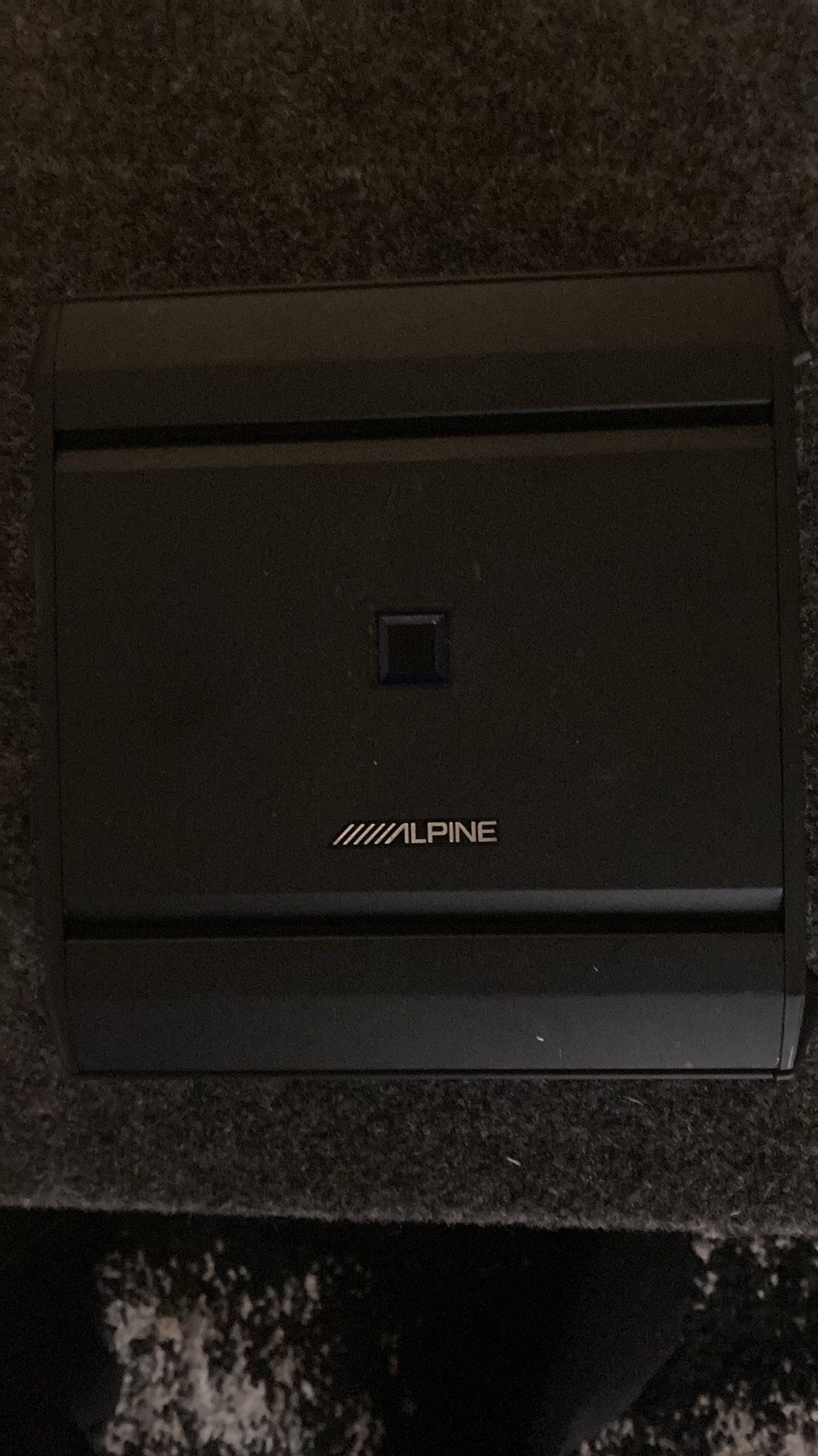 Alpine S Series 600 watt mono amplifier