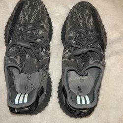 Yeezy Size 8 