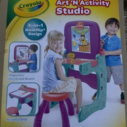 Crayola  Art’N Activity Studio Drawing And Coloring