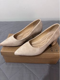 Women’s suede heels Size 7