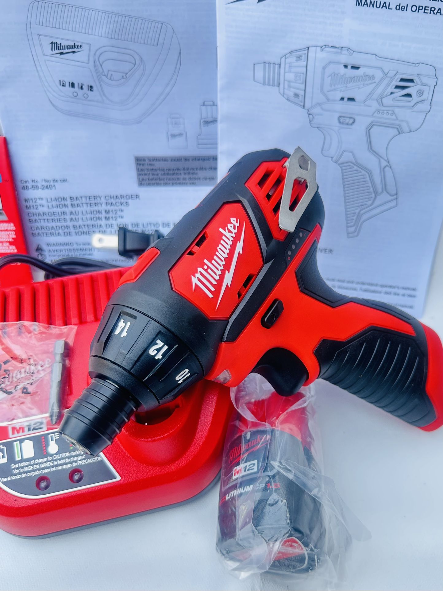 Milwaukee , M12 12V Lithium-Ion Cordless 1/4 in. Hex Screwdriver Kit