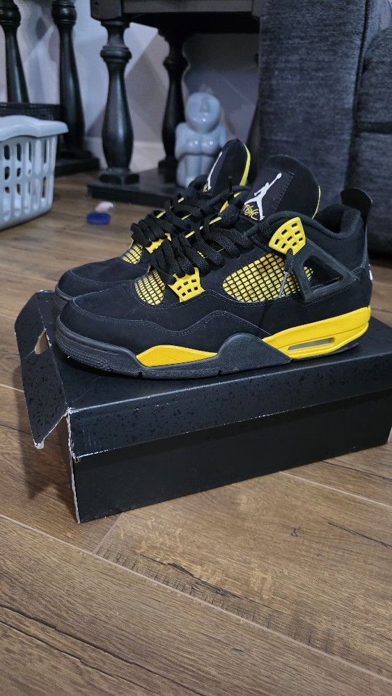 Jordan 4 Yellow Thunder