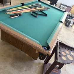 Pool Table $100 Must Pick Up In Devine Texas 