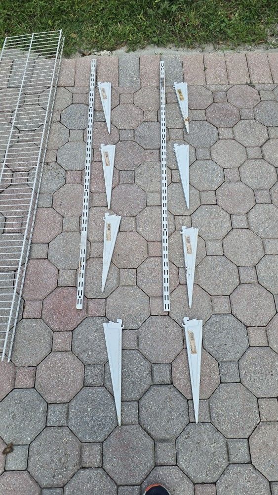 Closetmaid Shelving / Shelf System