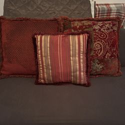 Decorative Pillows !