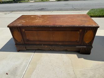 Free Vintage Wooden Cedar Chest Trunk