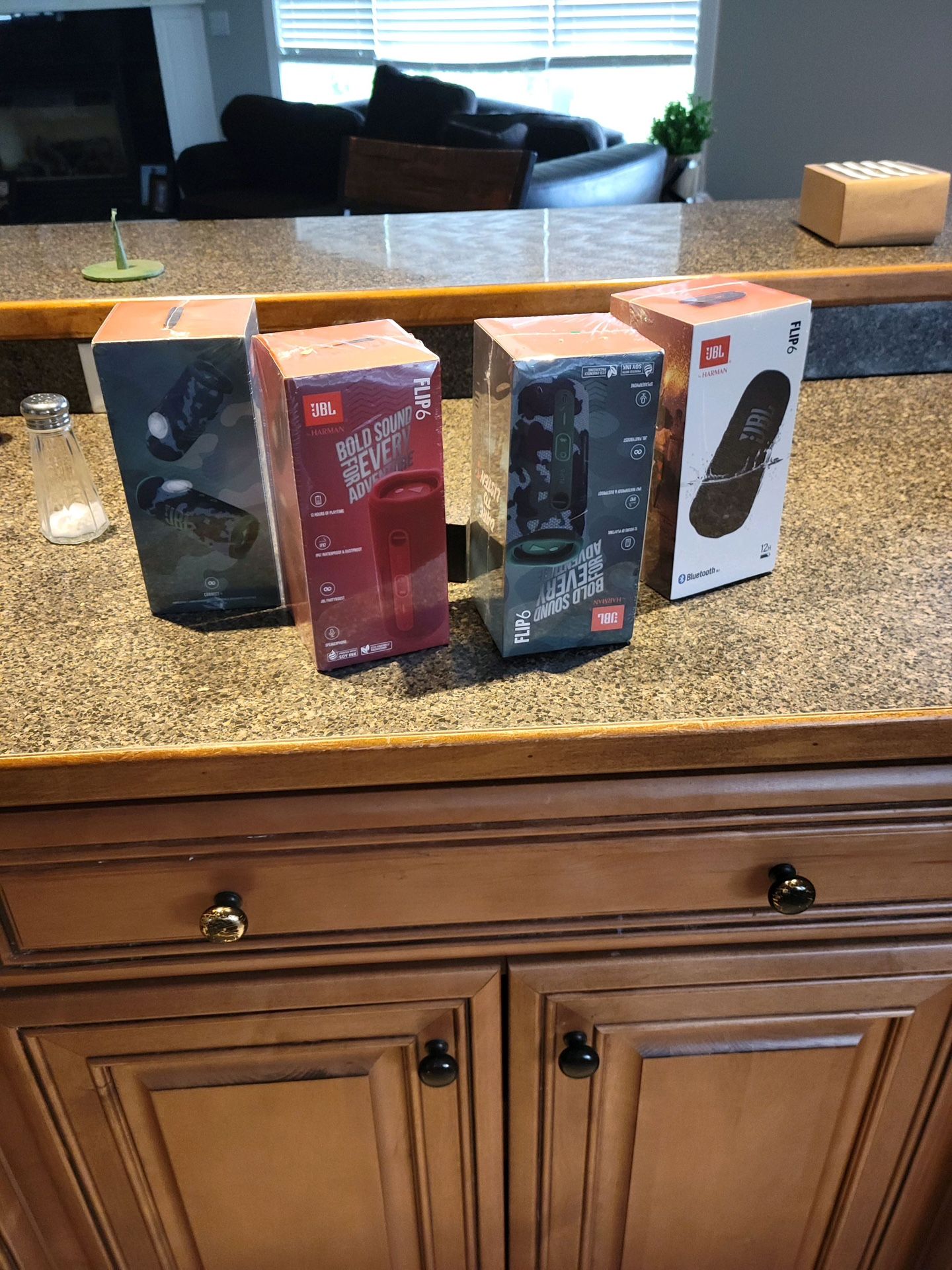  JBL FLIP 6 Speakers