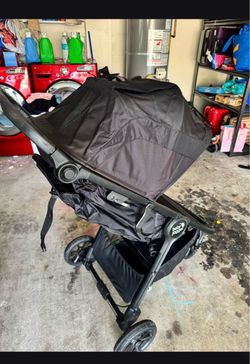 Baby jogger stroller