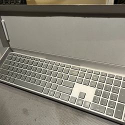Microsoft Surface Pro Keyboard - Gray