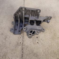 2014 Nissan Rogue Motor  And Transmission Mount 