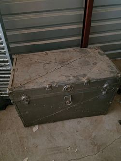VINTAGE KEBLER MILITARY FOOT LOCKER TRUNK 1940S WORLD WAR II ERA