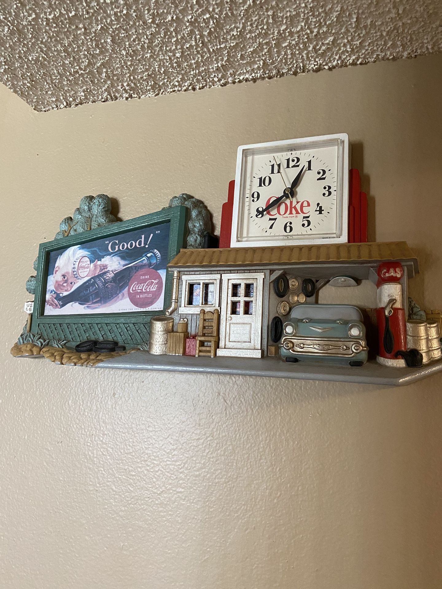 Vintage Coca-Cola Clock Material Is Plastic