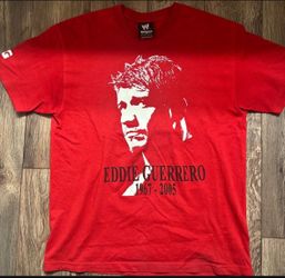 WWE Vintage 2005 Red Eddie Guerrero Viva LA Raza Memorial Shirt Size Large