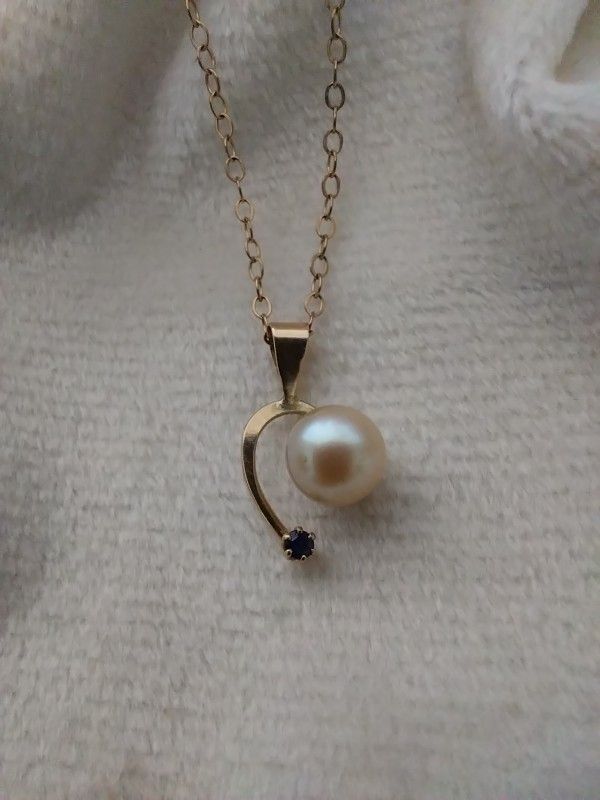 Vintage Pearl Necklace