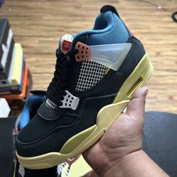 JORDAN RETRO 4 OFF NOIR 