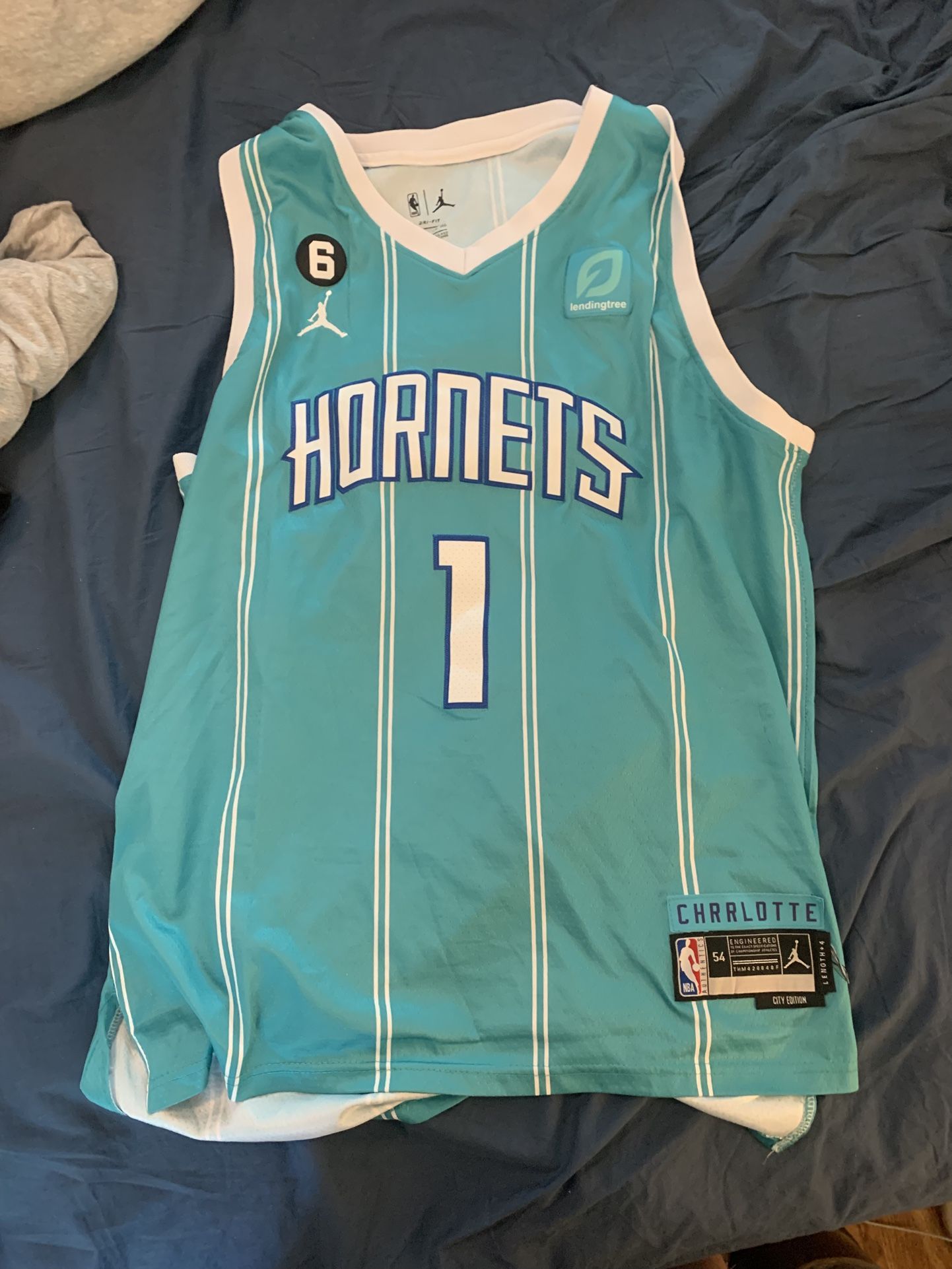 LaMelo Ball Hornets Jersey XL