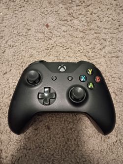 Xbox One Wireless Controller - Black, Great Condition