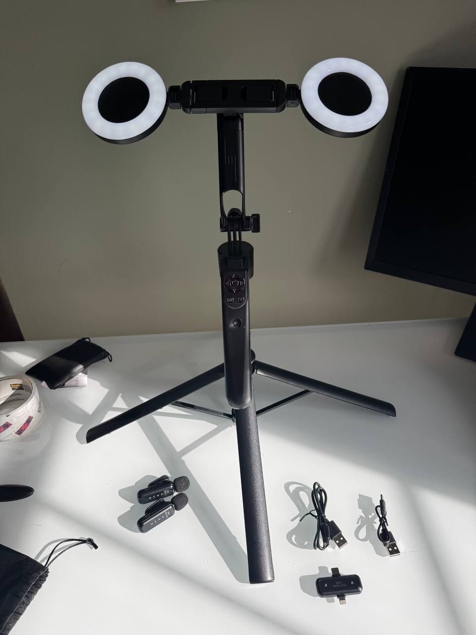 Vlogging Kit with Light, Microphones & Tripod