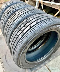 215/55/17 Kumho 🌟🌟 Vendo un set de llantas con 80% de vida las 4 🌟🌟🤩