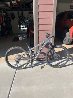 2022 Pivot Trail 429 SLX MTB Carbon Frame Size Large