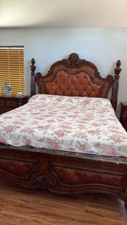 King size bed and 2 nights stand