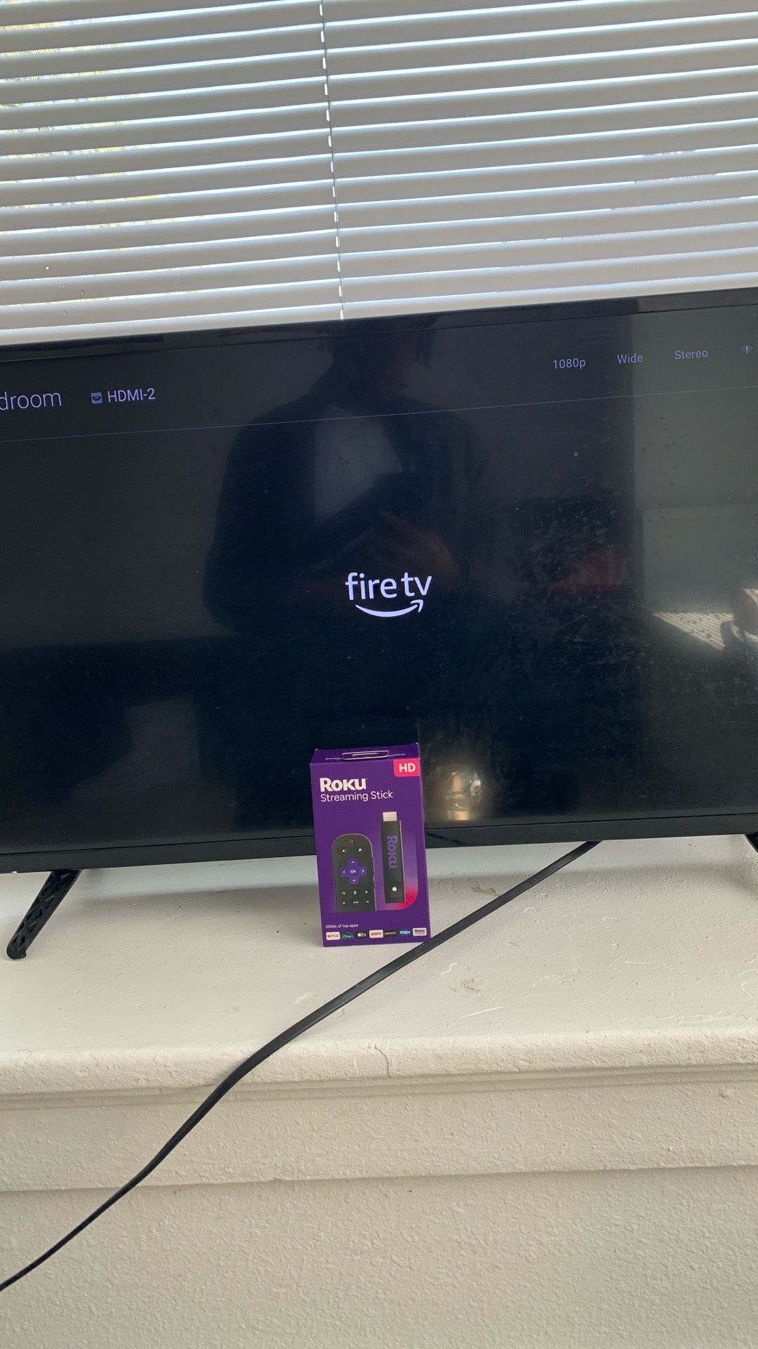 Vizio TV 32in. With Roku