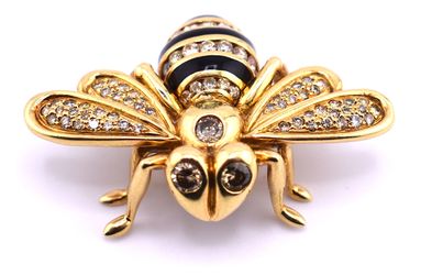 18K Yellow Gold & 6.15 ct Natural Diamond Encrusted Bee Style Brooch 25g