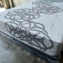 Full Size Sky Comfort Bamboo Cool Memory Foam Mattress And Boxspring 