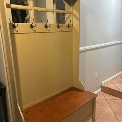 Tree Hall With Storage