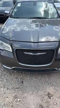 2018 Chrysler 300