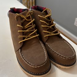 Cat & Jack Boy’s Leather Shoes/ Boots Flannel-Lined—Boys Size 6