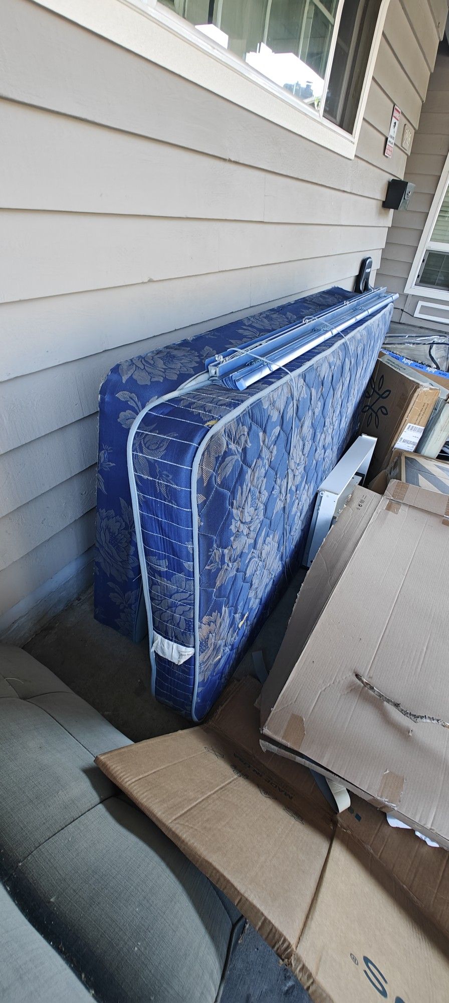 Used Old Mattress And Springs Box, Size : Twin