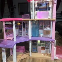 Barbie DreamHouse 