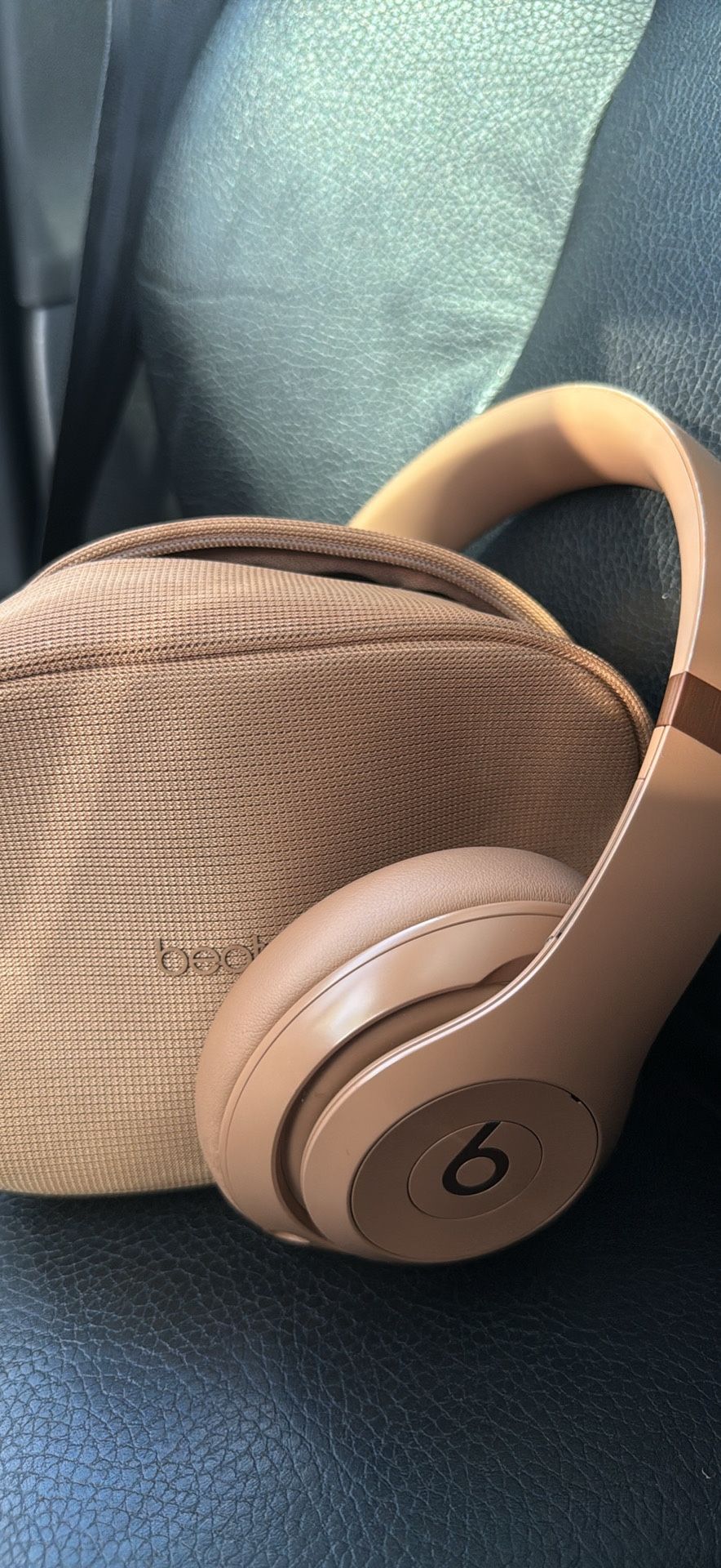 Beats Studio Pro By Kim Kardashian