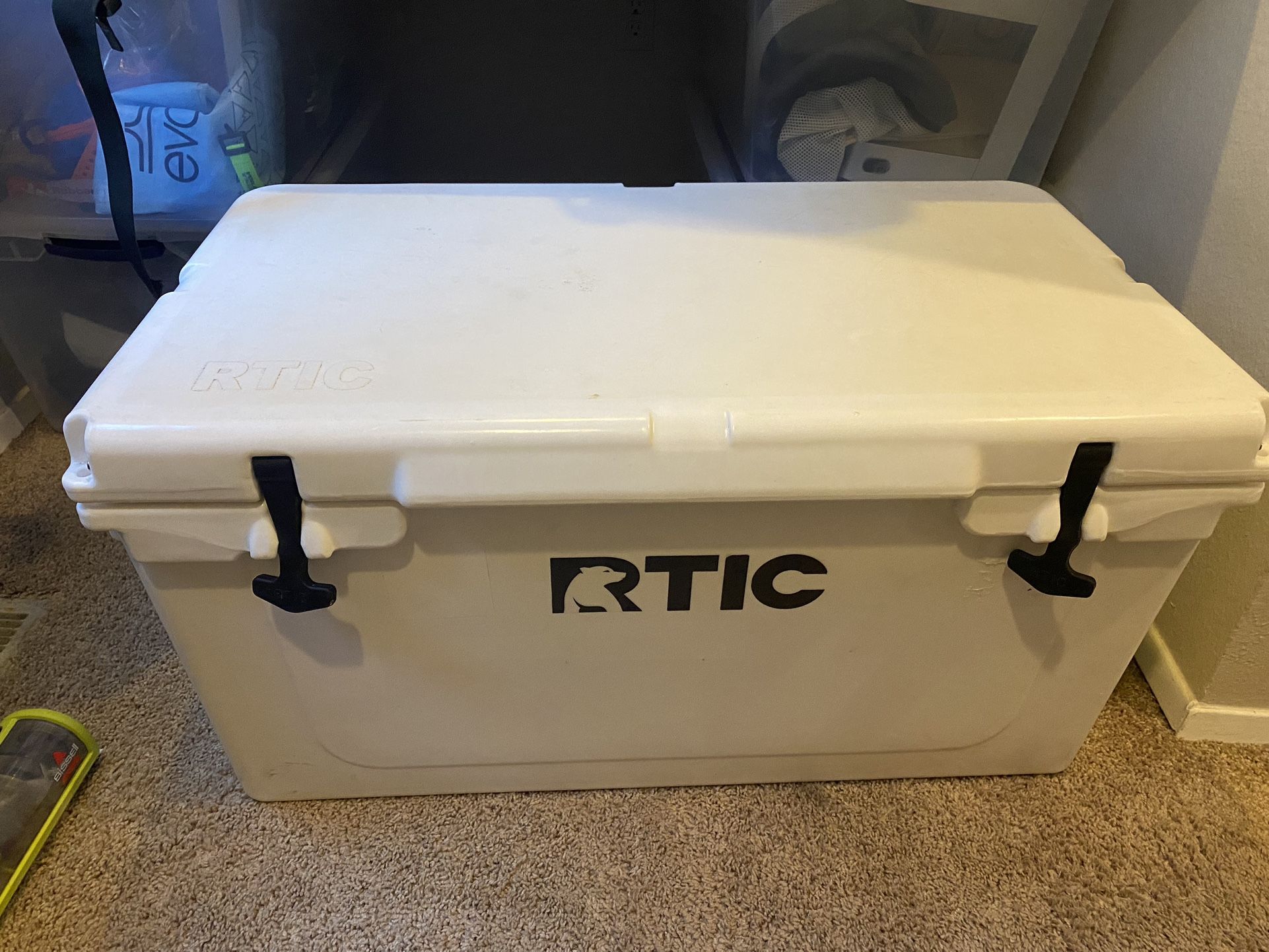 RTIC 65 QT ultra Tough Cooler 