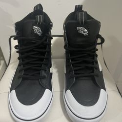 - VANS Sk8- MTE 2.0 DX High Dirt - Size 9.5 Men 