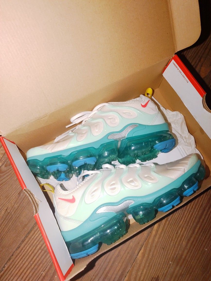 MENS SNEAKERS