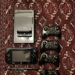 Nintendo Wii U Bundle with 4 Pro Controllers, GamePad, Console, Sensor Bar, Cables