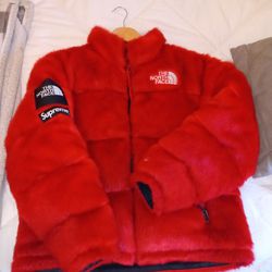 Supreme Red Fur Jacket Size Small,🔥🔥🍒🍒