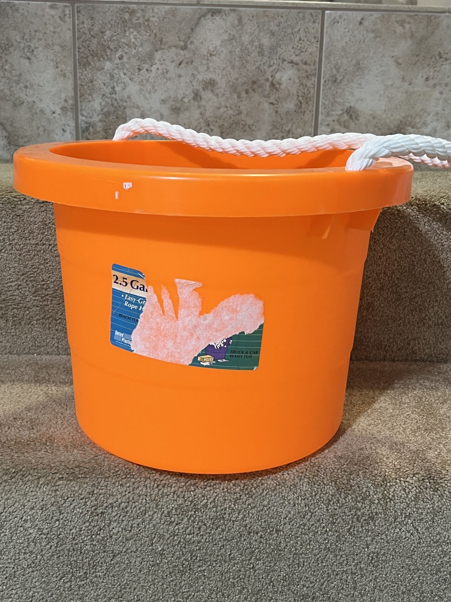 Halloween 2.5 Gallon Bucket Trick or Treat Prize Rope handle Heavy duty 