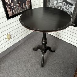 Chair side Table Traditional 