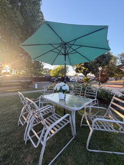 BEAUTIFUL EIGHT PIECE PATIO SET $160 FREE DELIVERY