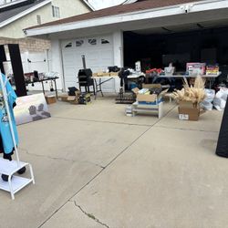 YARD SALE LAST DAY