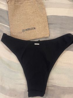 Berlook size medium bottoms