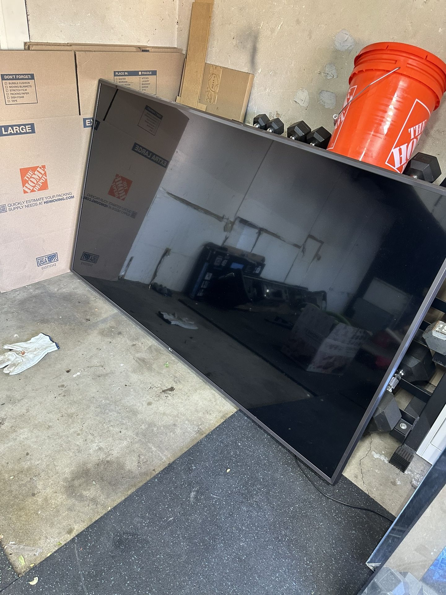 LG 76 Inch Tv